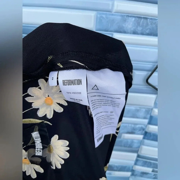 Reformation floral print dress size 2 - Picture 14 of 16